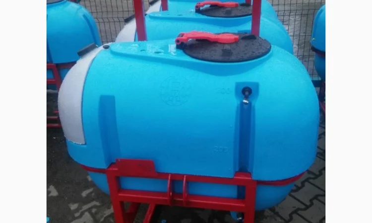 Опрыскиватели 200л 300л 400л 600л 800л-1000л 2000л 2200л 2500 Польша - фото № 3