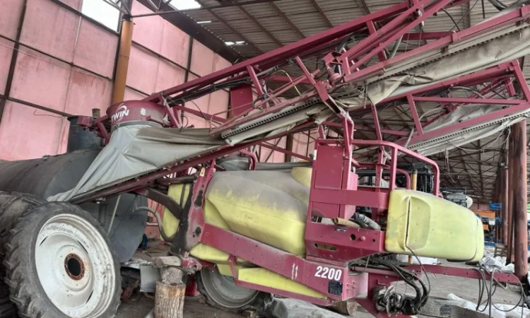 Обприскувач причіпний HARDI Commander 2200 - фото № 3