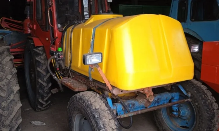 Опрыскиватель самоходный Трактор Т-16 - фото № 1