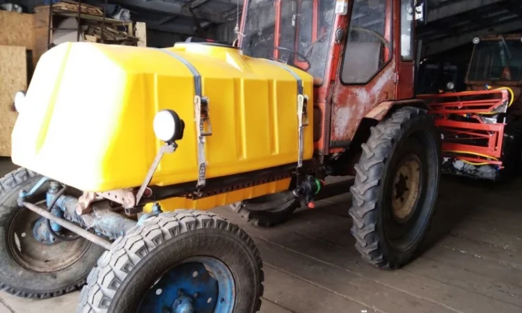 Опрыскиватель самоходный Трактор Т-16 - фото № 2