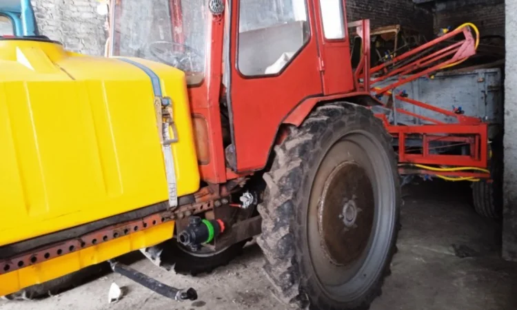 Опрыскиватель самоходный Трактор Т-16 - фото № 10