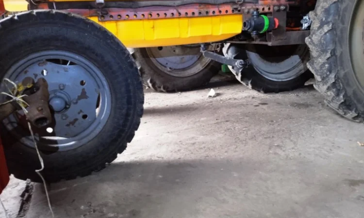 Опрыскиватель самоходный Трактор Т-16 - фото № 12