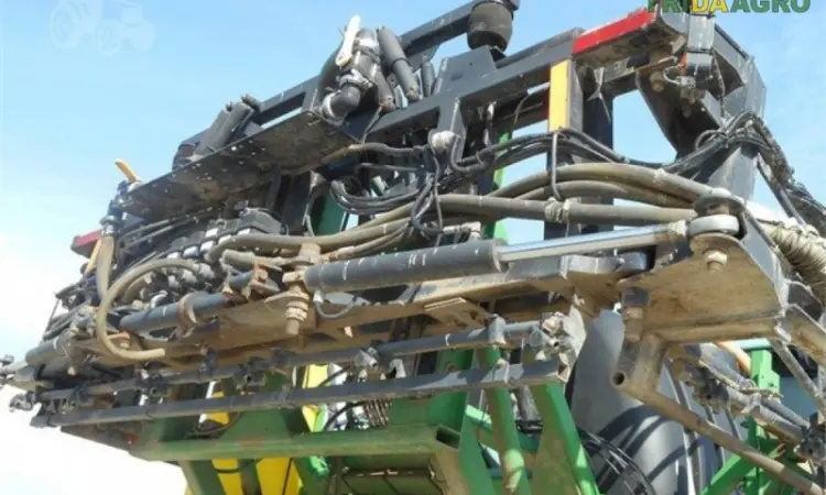 Самоходный опрыскиватель john deere 4730 (2010) - фото № 4