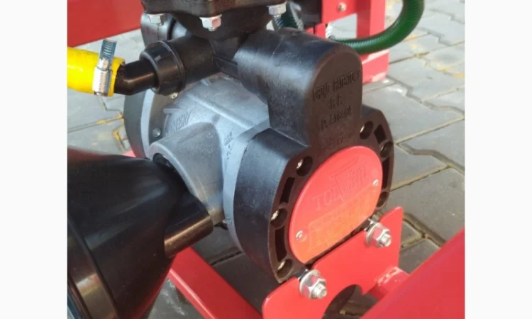 Обприскувач на 800л на мтз юмз гнута рама посилены крила+стабілізатор - фото № 3