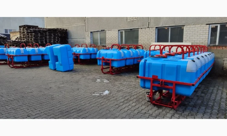 Навісний тракторний обприскувач бочка, кропілка на 600л 12 метрів штанга - фото № 1