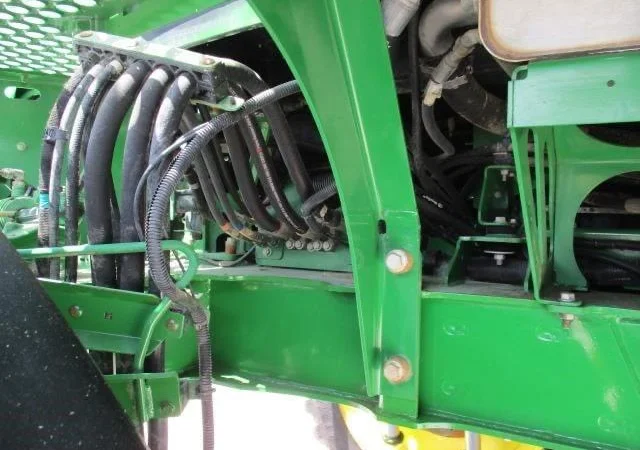 Обприскувач самохідний John Deere 4030R (2017) - фото № 12