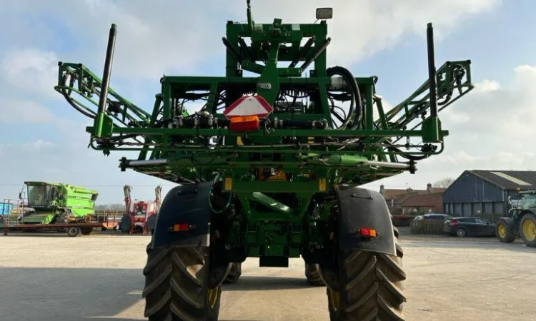 Обпричкувач самохідний John Deere R4040i (2019) - фото № 9