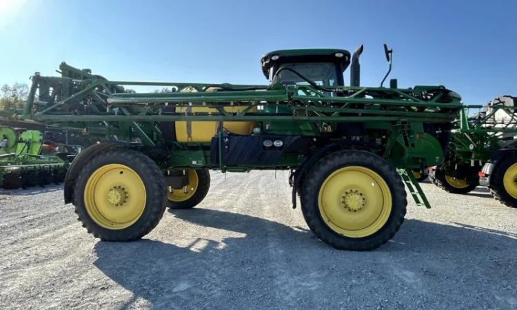 Обприскувач самохідний John Deere 4030R (2014) - фото № 1