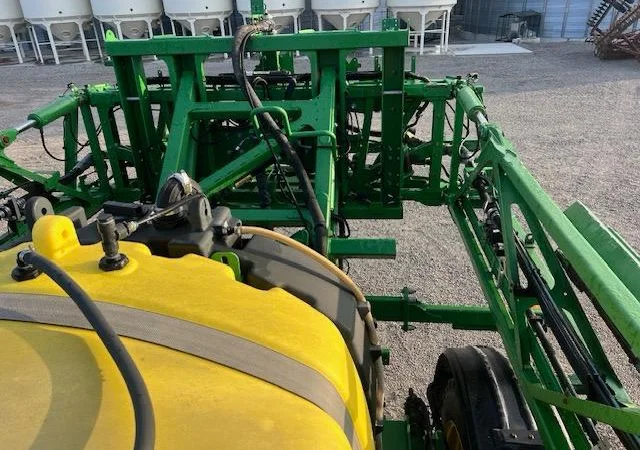 Обприскувач самохідний John Deere 4030R (2014) - фото № 11