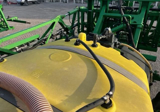 Обприскувач самохідний John Deere 4030R (2014) - фото № 10
