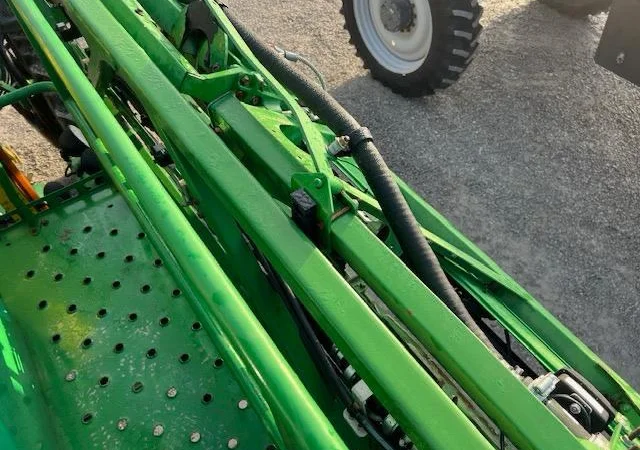 Обприскувач самохідний John Deere 4030R (2014) - фото № 12