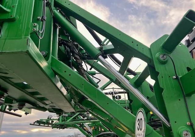 Обприскувач самохідний John Deere 4030R (2015) - фото № 18