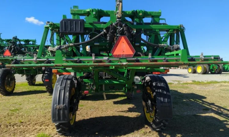 Обприскувач самохідний John Deere 4030R (2015) - фото № 17
