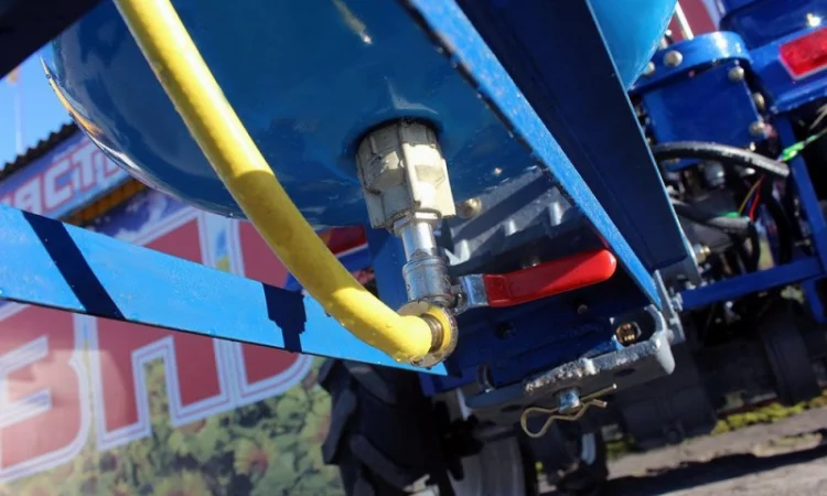 Опрыскиватель + компрессор. Навесной к мотоблоку, трактору. 50 л. Оригинал - фото № 7