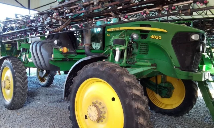 John Deere 4830 - фото № 1