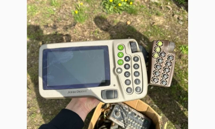 Причіпний обприскувач John Deere 840 - фото № 5