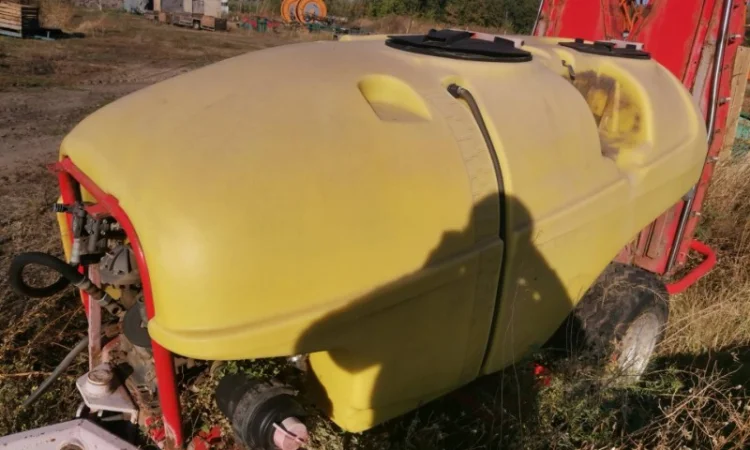 Оприскувач садовий Agromehanika, об'єм 1 500 л - фото № 1