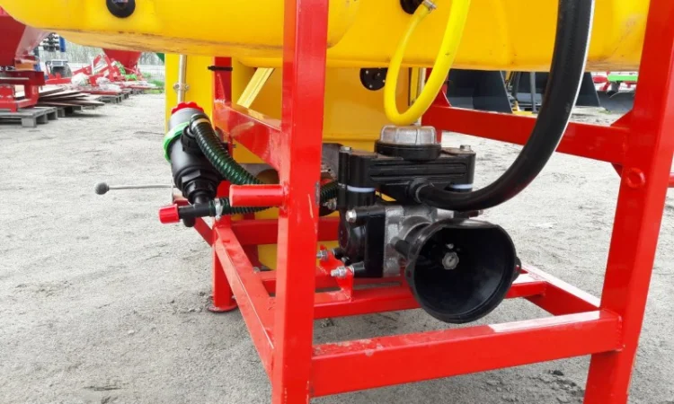 Обприскувач для садів та виноградників 800 л - фото № 10