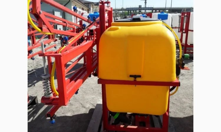 Навісний обприскувач 600 л штанга 14 м для внесення пестицидів - фото № 1