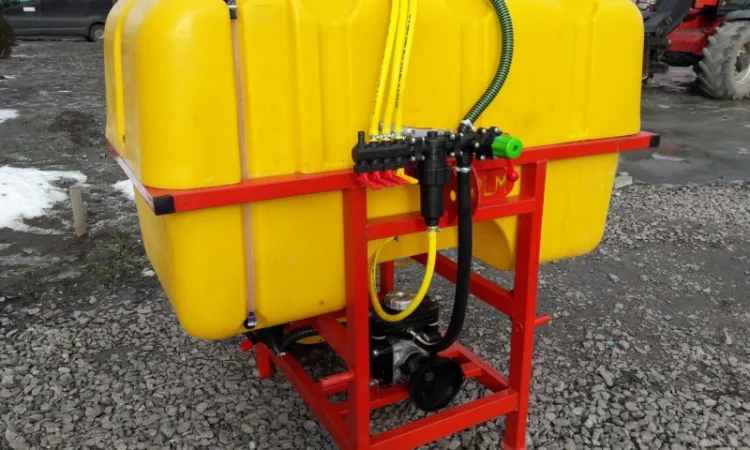 Садовий навісний обприскувач 800 л - фото № 2