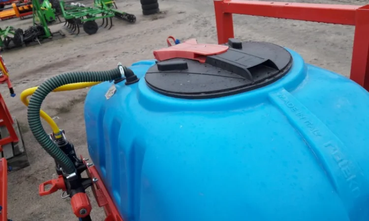 Навісний обприскувач 400 л для внесення пестицидів штанга 12 м - фото № 1