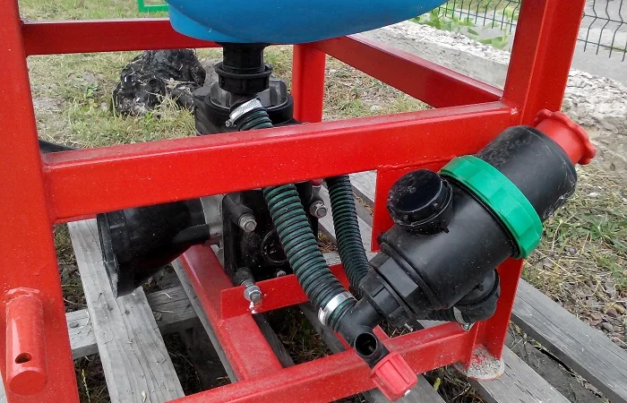 Обприскувач навісний 200 л штанга 8 м - фото № 3