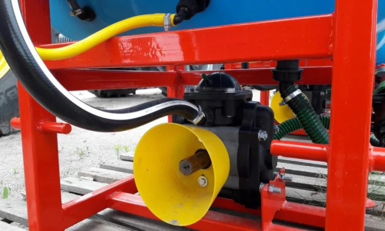 Навісний обприскувач 200 л для внесення пестицидів штанга 10 м - фото № 14