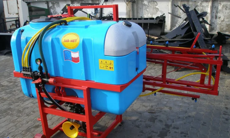 Продам опрыскиватель 600 литров 12, 14 метров штанга со стабилизацией - фото № 1