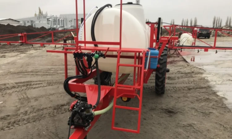 Обприскувач (крила механічні) ОСШ 2000, 2500 л штанга 18м - фото № 1