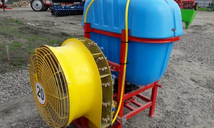 Обприскувач для садів та виноградників 400 л - фото № 1