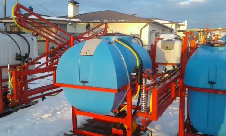 Обприскувач навісний 1000 л штанга 16 м Польща - фото № 1