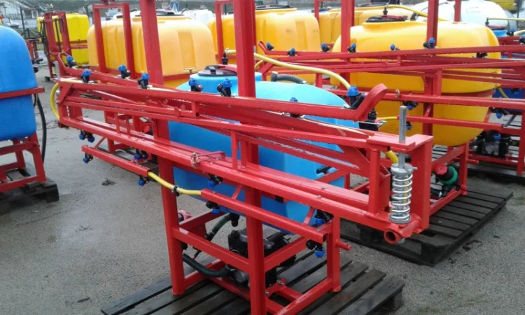 Оприскувачі з баком 400 л Польща - фото № 2