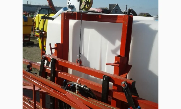 Оприскувачі з баком 400 л Польща - фото № 1