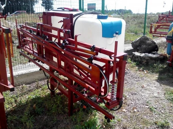 Опрыскиватель навесной 600 л штанга 12 м - фото № 1