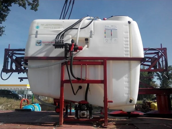 Опрыскиватель навесной 200 л, 400 л, 600 л, 800 л, 1000 л. ПРОИЗВОДИТЕЛЬ - фото № 1