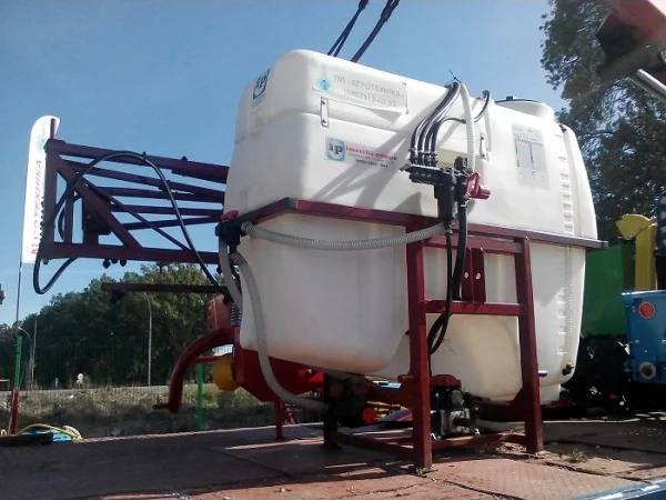 Опрыскиватель навесной 200 л, 400 л, 600 л, 800 л, 1000 л. ПРОИЗВОДИТЕЛЬ - фото № 2