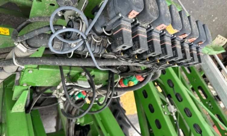 Amazone UX 3200 special isobas 2017 року 24 м - фото № 7