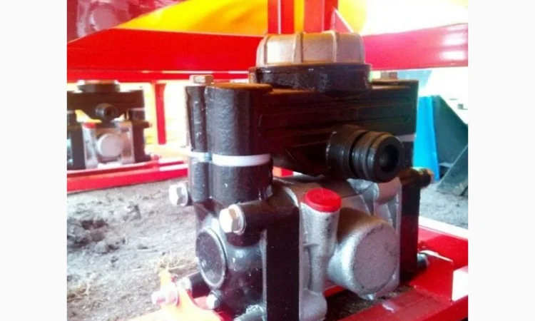 Продаж оприскувачів Польша Полмарк на 200л - фото № 2