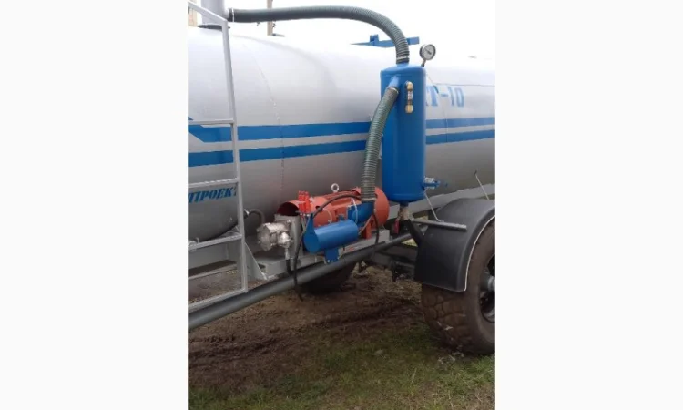 Бочка МЖТ 10 одноосна вакумна з навозним розкидачем 12м - фото № 3