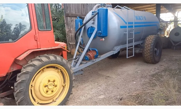 Бочка вакумна МЖТ-8 для свинокомплексу з розкидачем - фото № 1