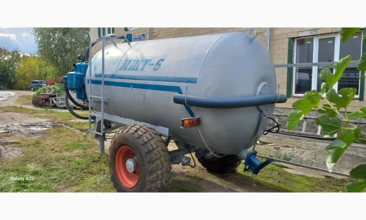 Бочка навоз МЖТ-6 (6м3) вакумна з розкидачем від виробника - фото № 1