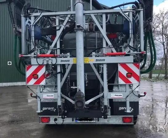Причіпний розкидач органічних добрив Vogelsang SwingUp 18m Schleppschuh BaseRunner - фото № 1