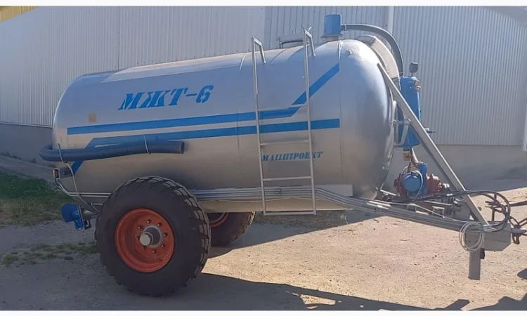 Бочка навозу МЖТ6 (6м3; 8мм; вакум КО503, розкидач) - фото № 1