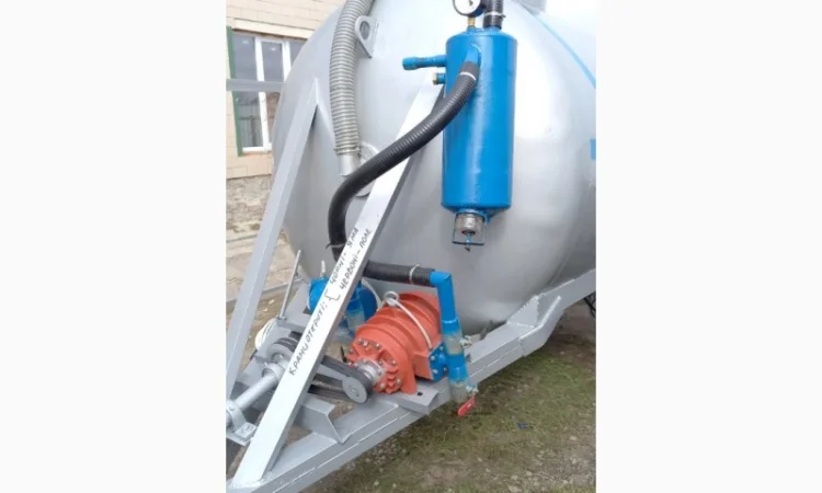 Причіп-бочка МЖТ-6 вакумна з розкидачем навозу - фото № 3