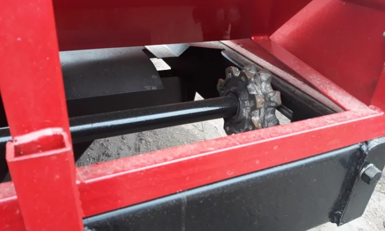 Разбрасыватель органических удобрений РОУ-6.(ПРТ) - фото № 5