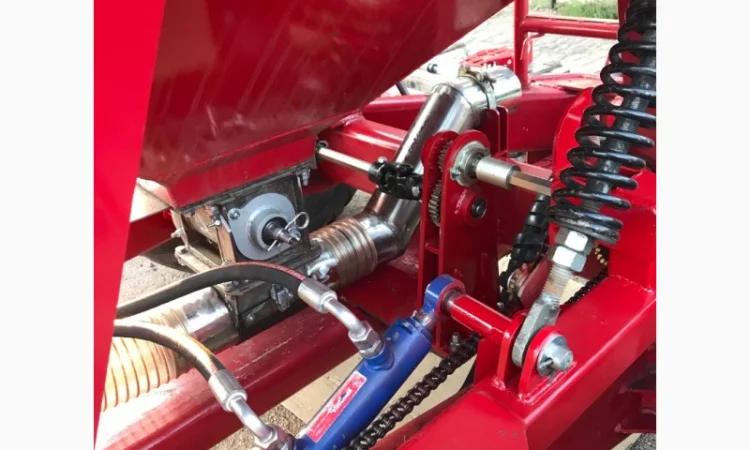 Прицепной пневматический бункер для внесения сухих удобрений ELEPHANT 5500 - фото № 6