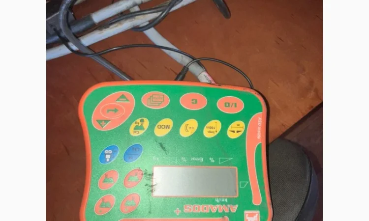 Навісний розкидач добрив Amazone 1002 Special - фото № 4