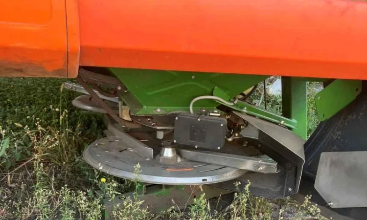 Навісний розкидач добрив Amazone 1002 Special - фото № 7