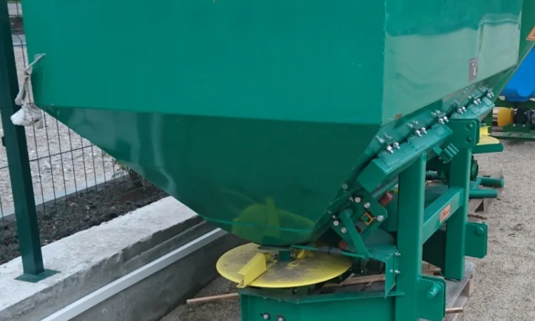 Розкидач добрив МВД-1200, машина внесения удобрений МВУ, разбрасыватель. Акция - фото № 2