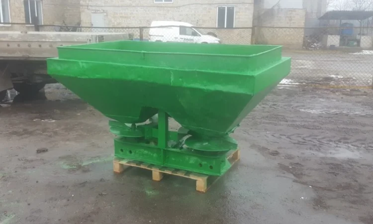 РОЗКИДАЧ мінеральних добрив МВД-900 Б/У - фото № 5